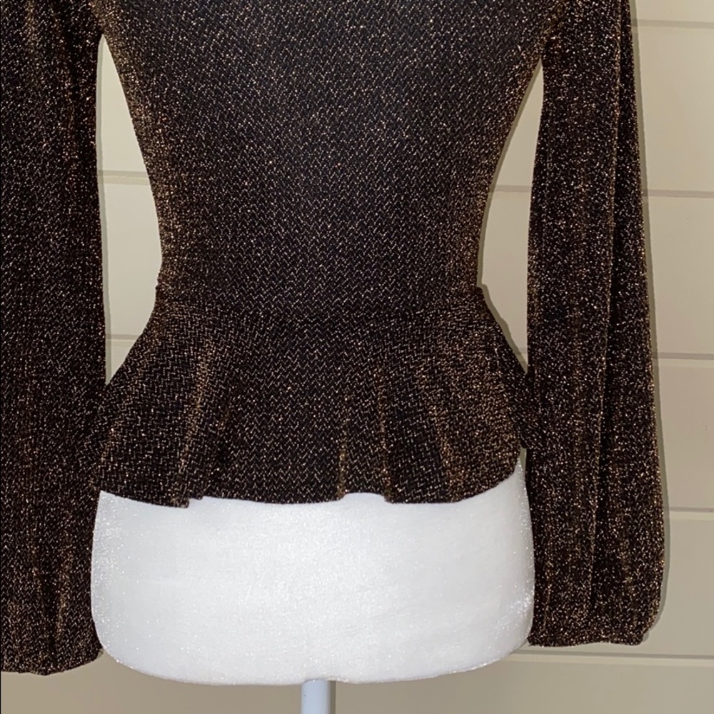 Ruffle Top Size Small - Picture 7 of 8